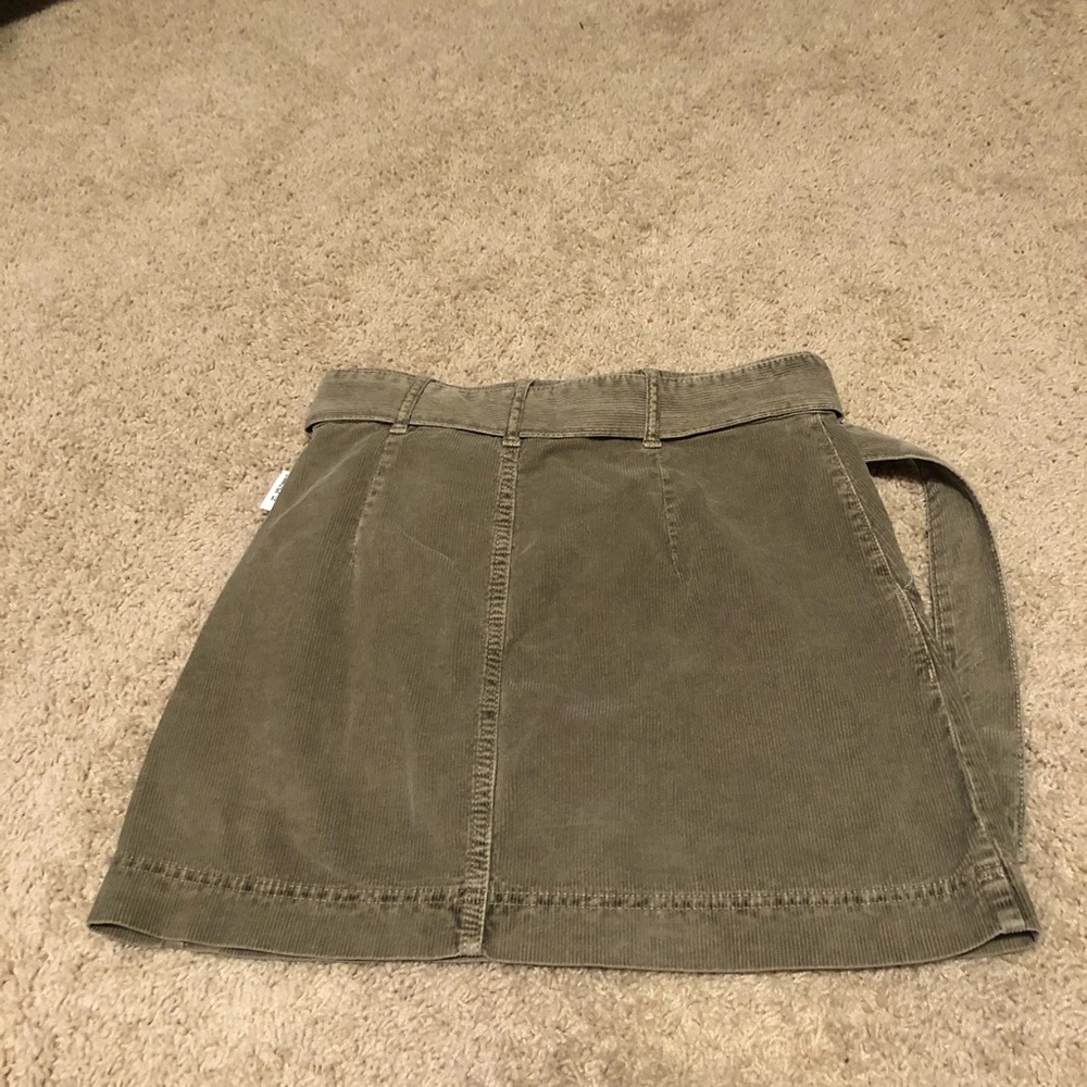 Corduroy olive green mini skirt with belt - Picture 5 of 7